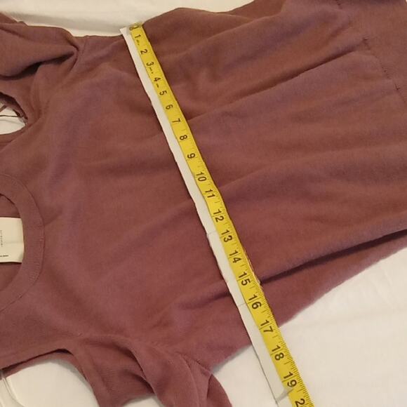 Lucky Brand Women's Medium Cold Shoulder Top - Mauve - Picture 6 of 8